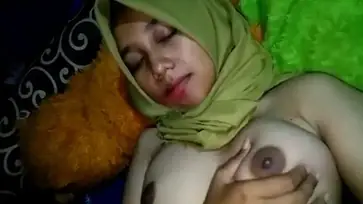 Hijab Cantik Ukhty Sange Remas Toket Gede Sampe Basah